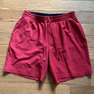 Lululemon - Mens swim shorts - size Med
